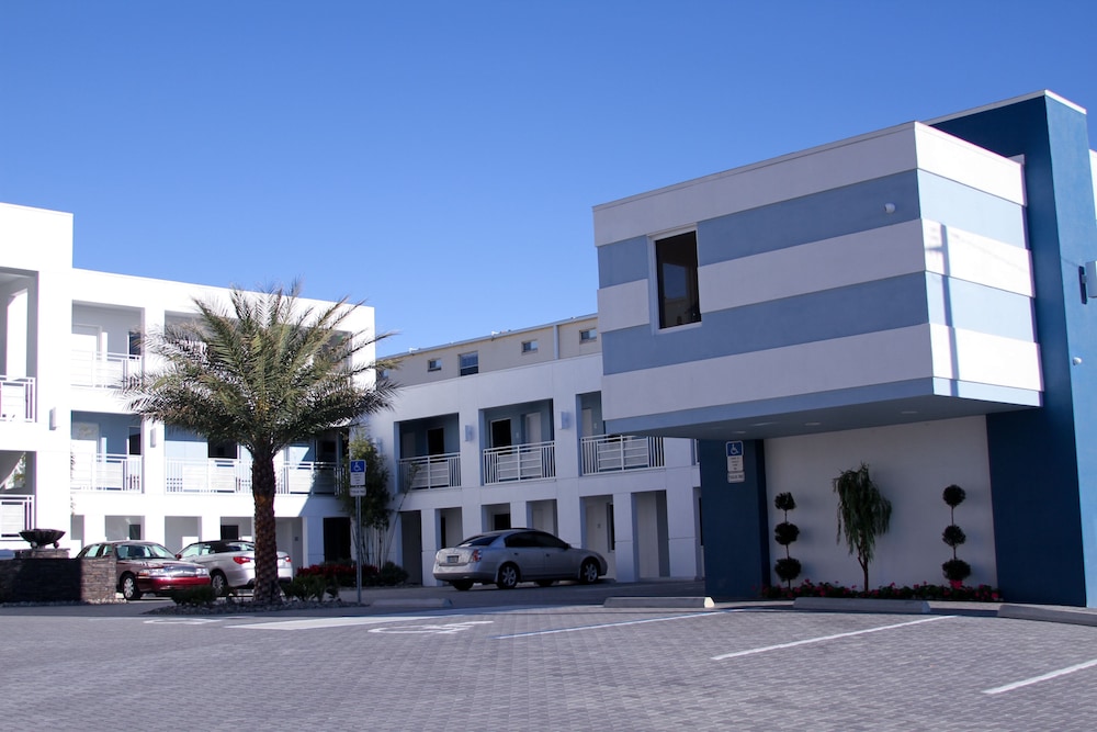Lotus Boutique Inn & Suites - photo 44