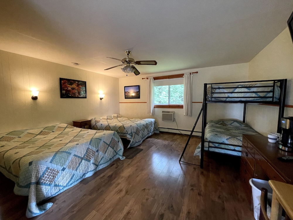 The Riverside Inn - photo 25