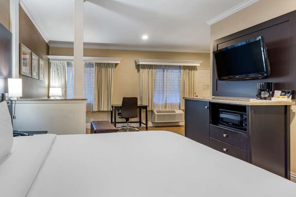 Comfort Inn & Suites Huntington Beach - photo 11