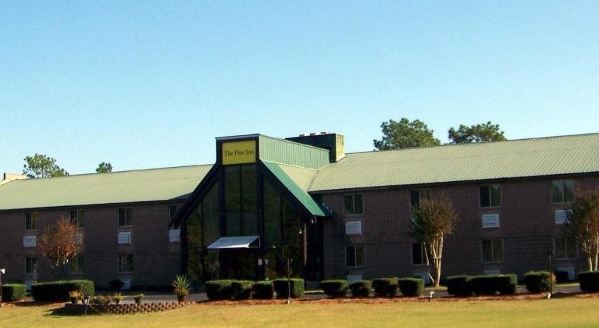 Carolina Pine Inn - carbon neutral hotel in Pinebluff