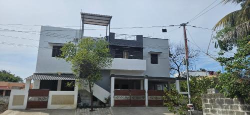 SHIs Spandha Apartments Near Coimbatore Airport — 4-Star Luxury Hotel in Coimbatore, India