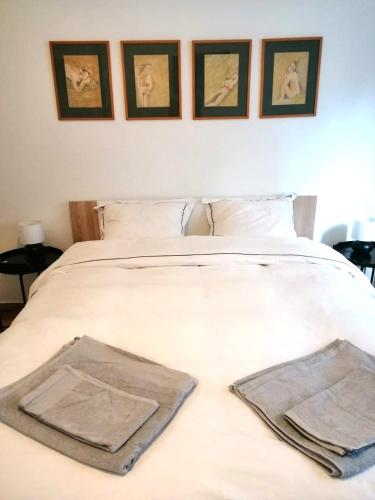 Adorable Modern 1br Apt in the Heart of Athens — 4-Star Luxury Hotel in Athens, Greece
