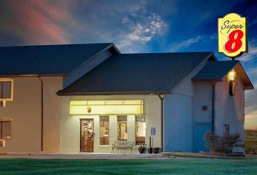 Super 8 by Wyndham Marshall — hotel in Marshall