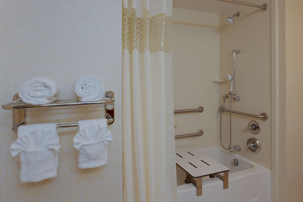Hampton Inn Warrenton - photo 23