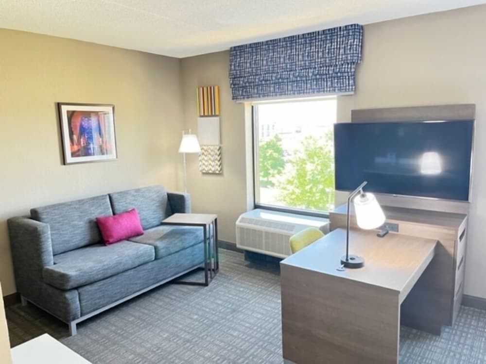 Hampton Inn & Suites Louisville East - photo 17