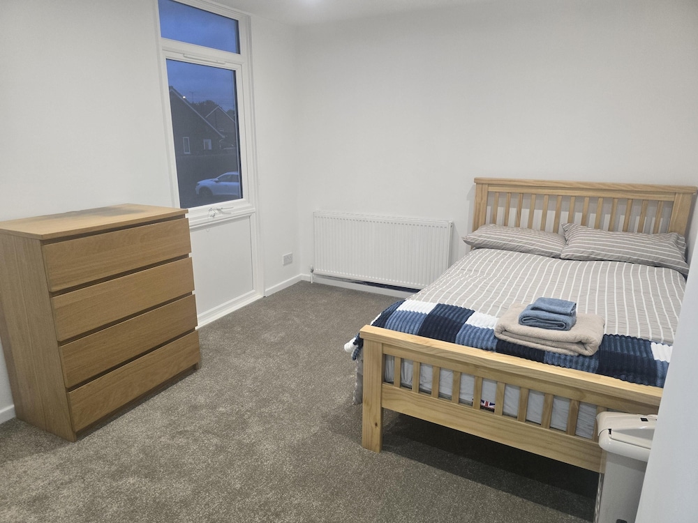 Friendly Retreat at Windermere Way Upto 6 Guests in Northampton, United Kingdom