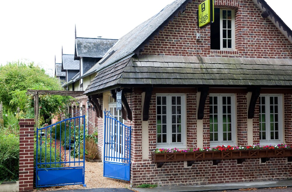 Le Relais Des Dalles Hôtel & Restaurant in Caen, France