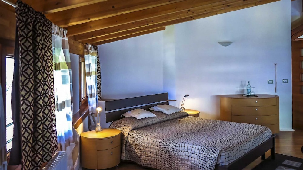 B&B Alla Loggia dell'Imperatore — 4-Star Luxury Hotel in Levico Terme, Italy