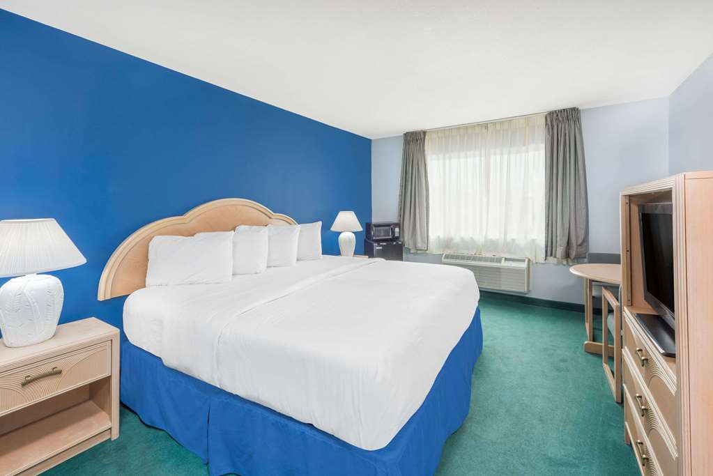 Days Inn by Wyndham Osage Beach Lake of the Ozarks - photo 7