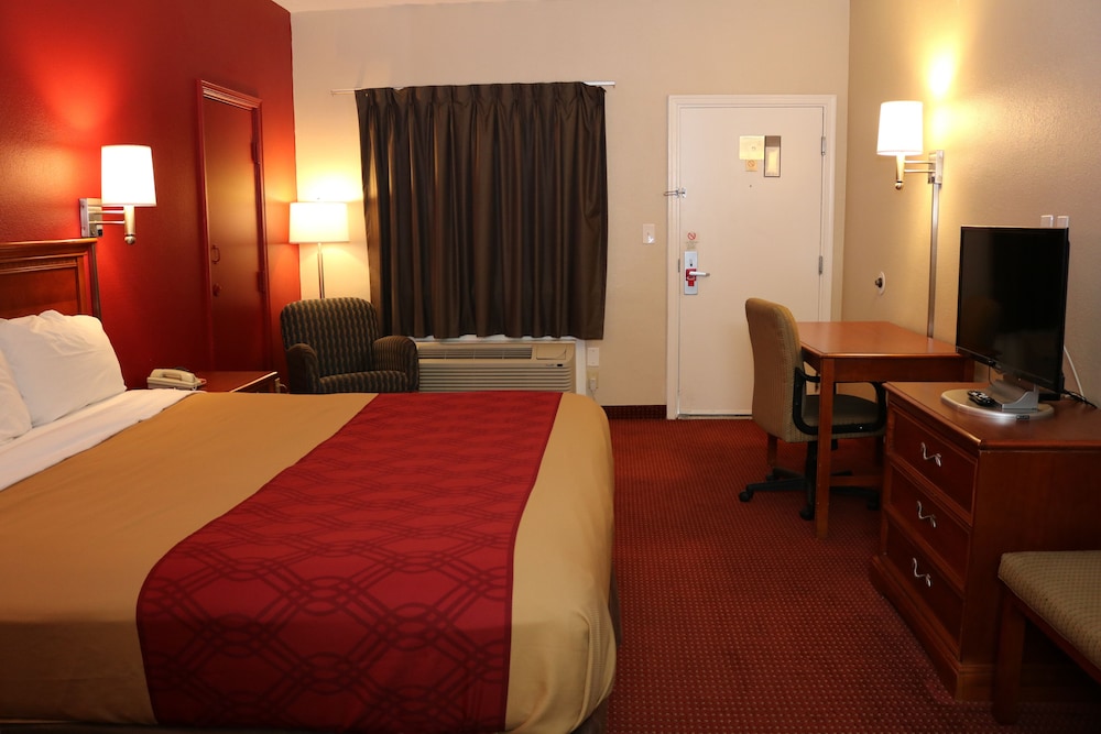 Studios & Suites 4 Less Chesapeake - photo 6