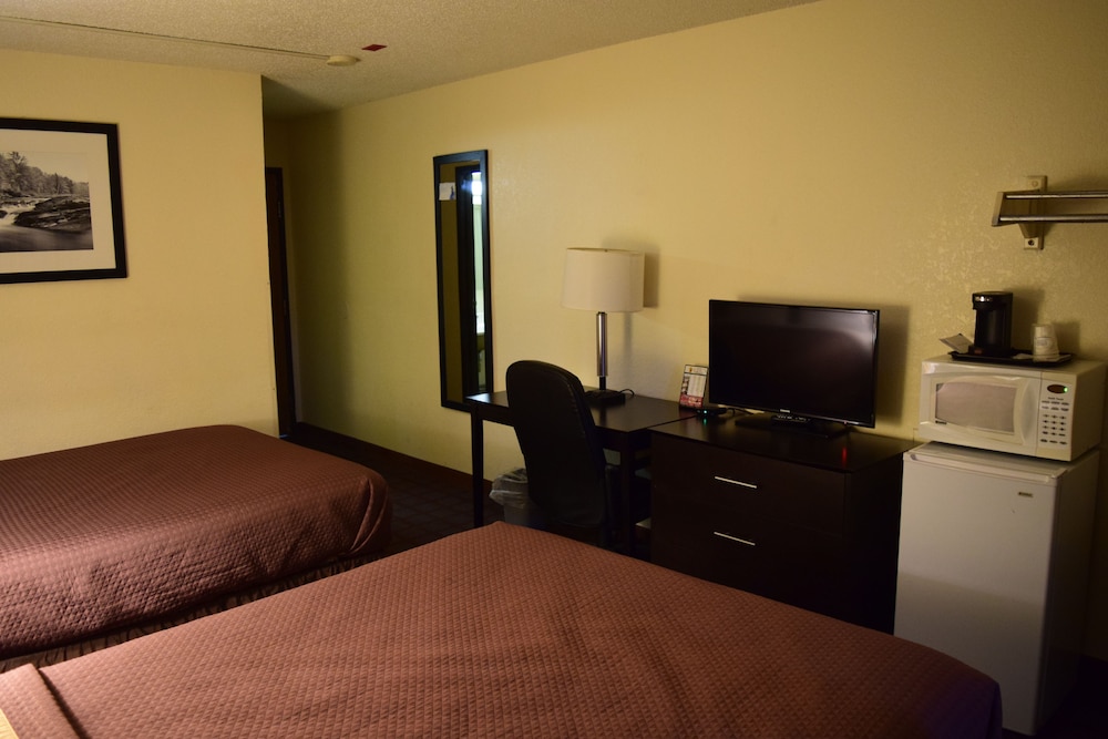 Super 8 by Wyndham Saginaw - photo 9