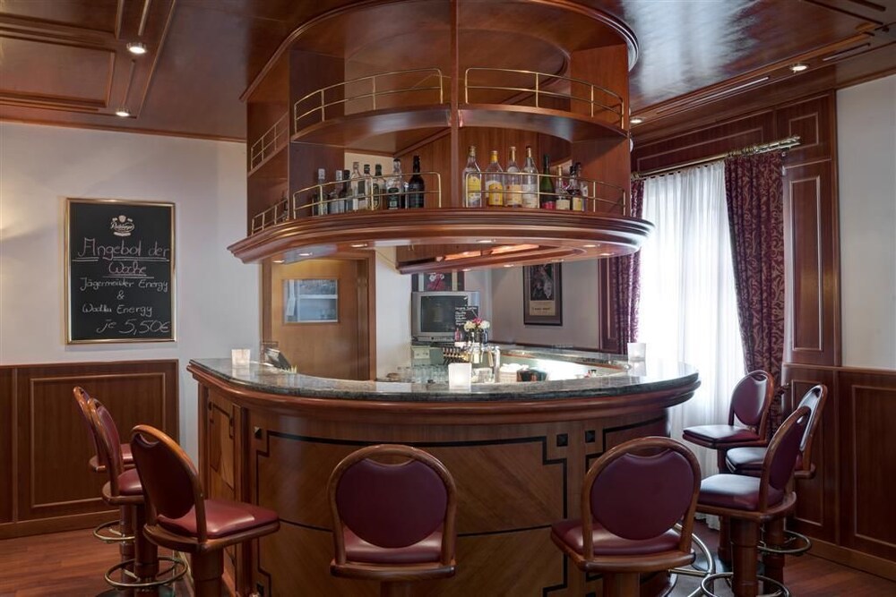 Hotel Bar