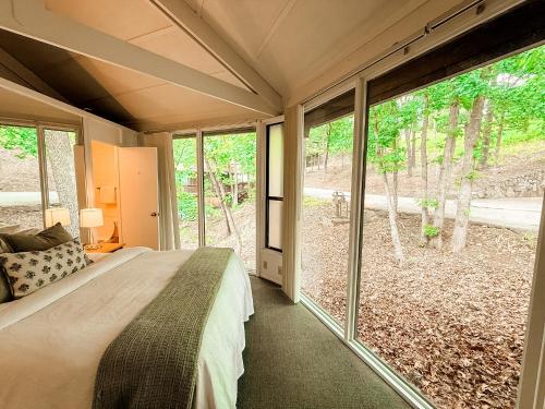 Treetop Village 2Bed3BathPoolsDocks6 8PP — hotel in Four Seasons