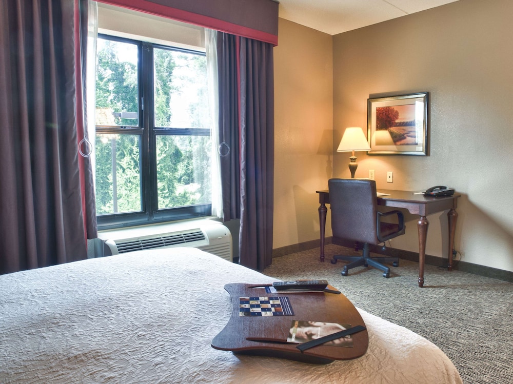 Hampton Inn Spring Lake Fayetteville - photo 14