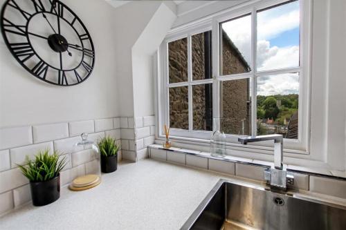 Comfy Dales holiday base on Market Place of historic market town