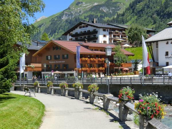 Hotel Garni Schneider - last minute hotel in Lech