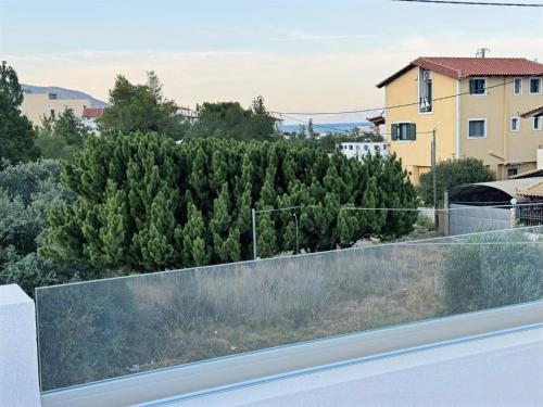 Puerto Villa Best Location in Porto Rafti — 4-Star Luxury Hotel in Limin Mesoyaias, Greece
