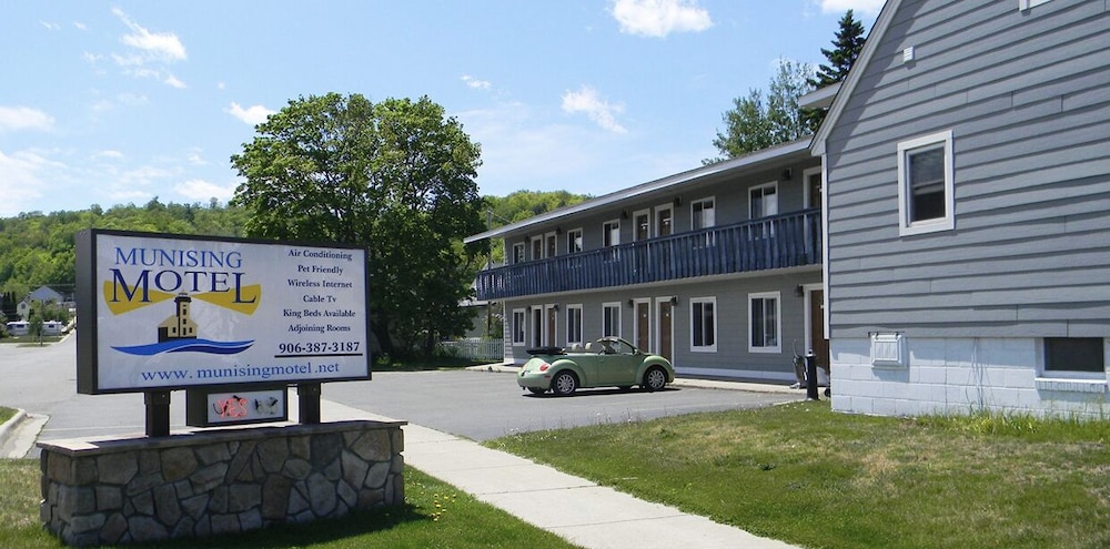 Munising Motel - photo 11