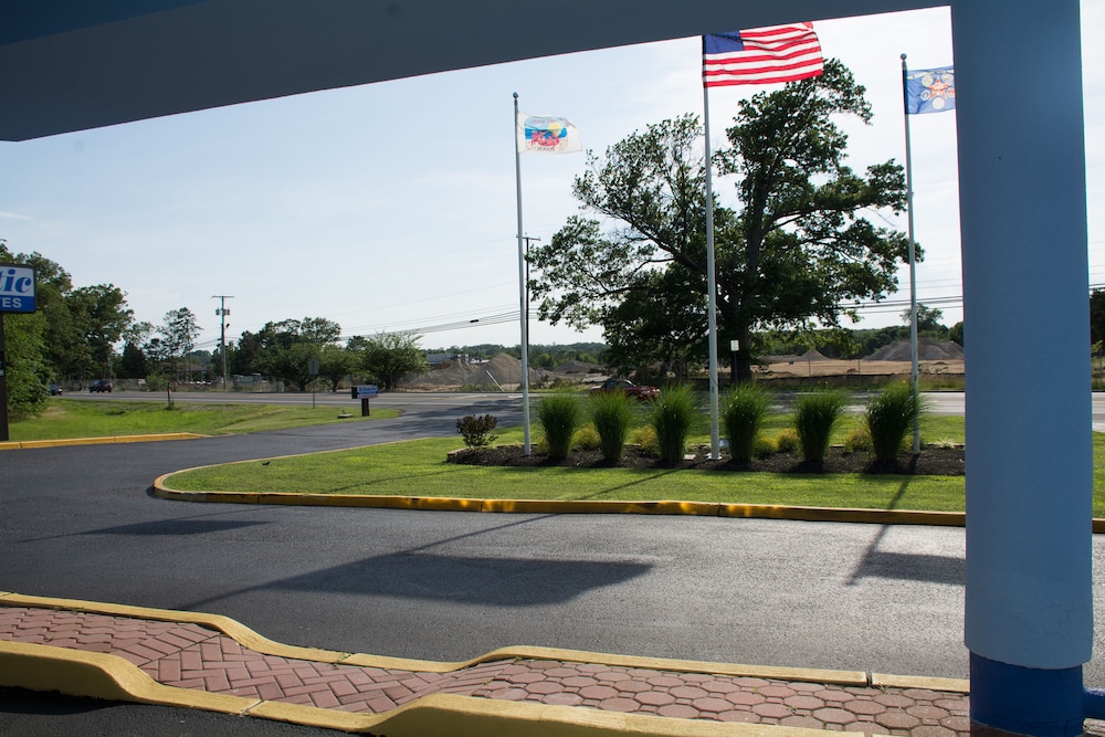 Atlantic Inn & Suites - photo 52