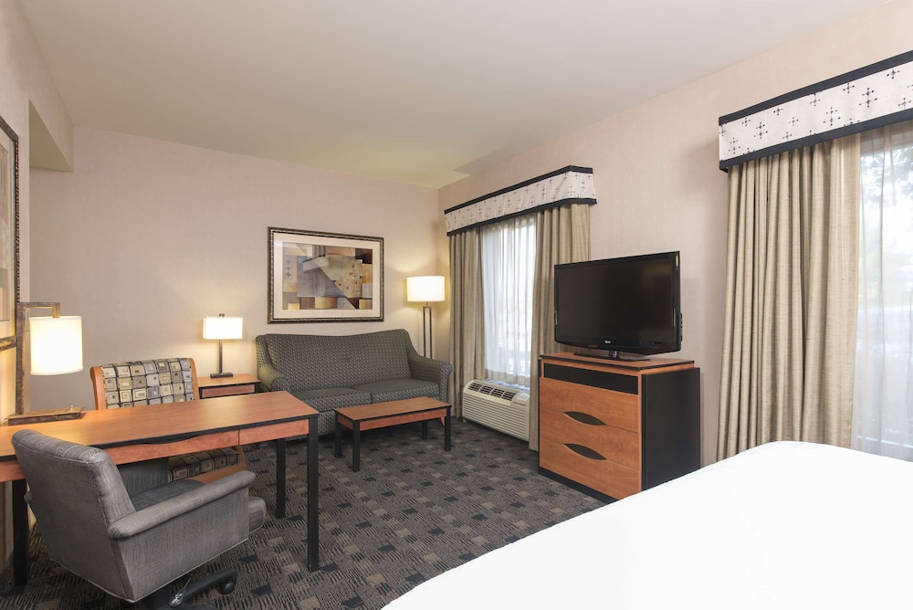 Hampton Inn and Suites Indianapolis Fishers - photo 20