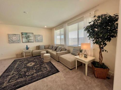 Brand New Beautiful & Stylish Home in Sacramento — 4-Star Luxury Hotel in Sacramento, United States