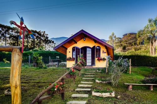 Chalés Pedra do Baú — 4-Star Luxury Hotel in Campos Do Jordao, Brasil