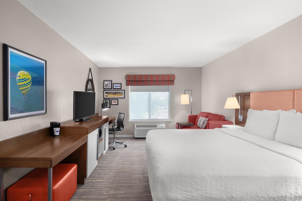 Hampton Inn & Suites Fresno - photo 7