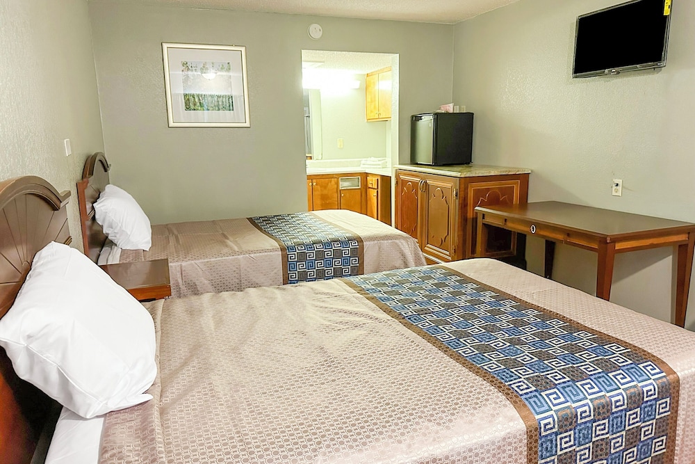 Hahira Inn By OYO near Valdosta - photo 33