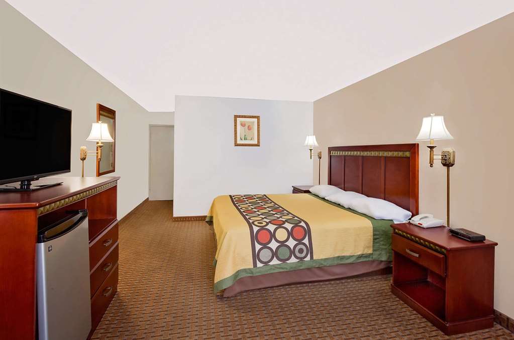 Super 8 by Wyndham Plainview - photo 11