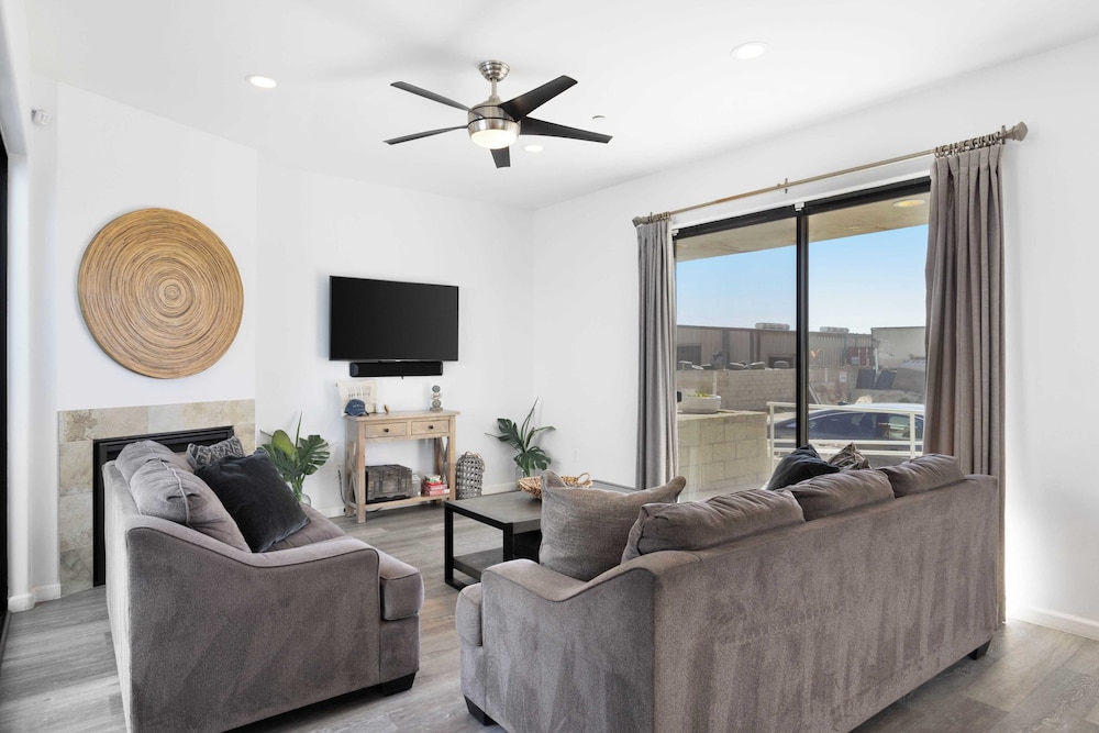 Oceanfront 2BR Rooftop Deck & Beach Access Strand Way B — hotel in Oceano