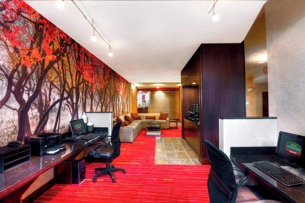 Courtyard by Marriott Keene Downtown - photo 31