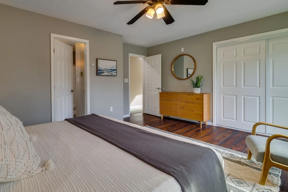 Lovely Poconos Cabin with Resort Amenities in Gouldsboro, United States