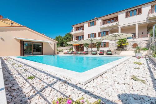E&T apartments with a beautiful pool — 4-Star Luxury Hotel in Rabac, Croatia