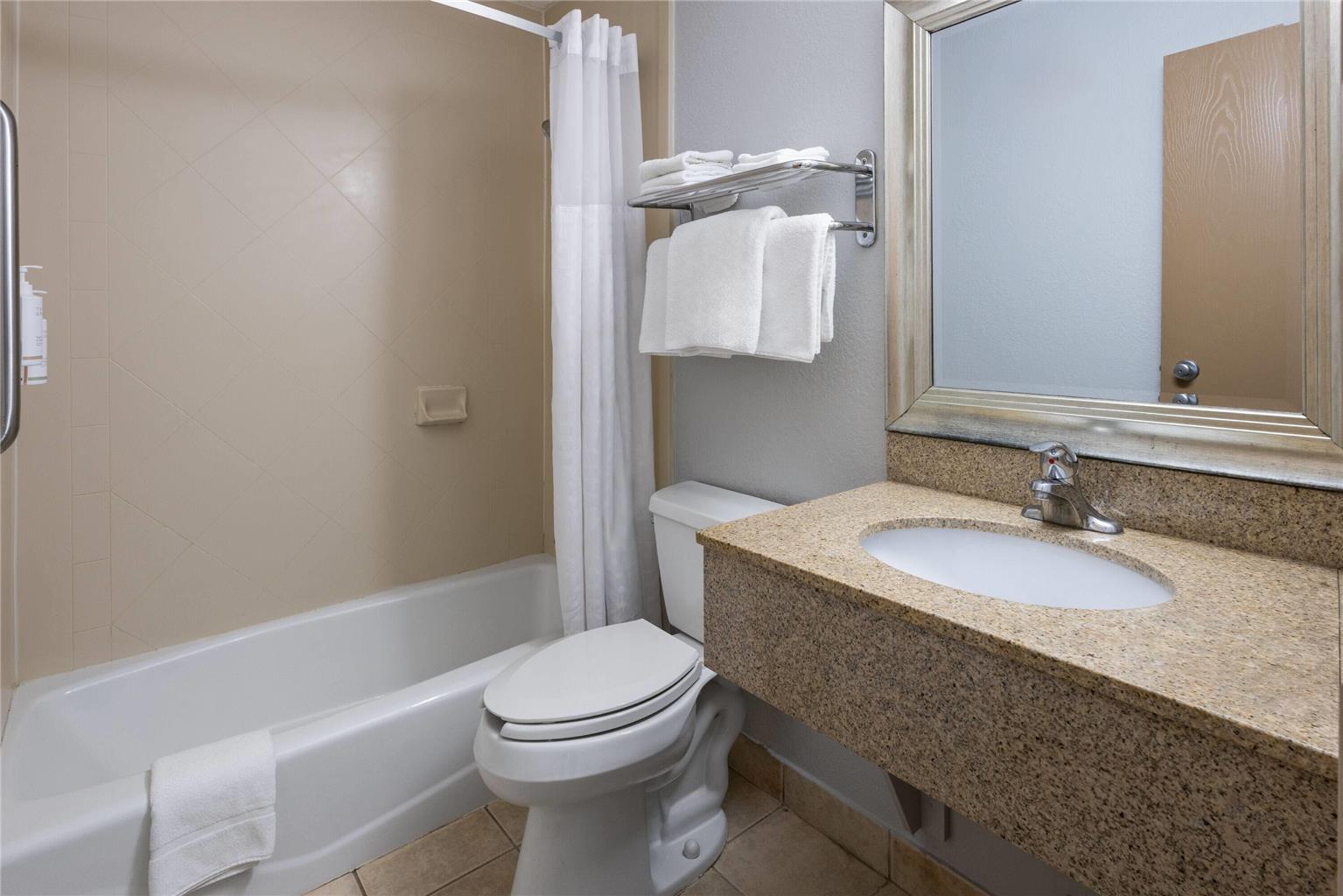Super 8 by Wyndham Latham Albany Airport - photo 6