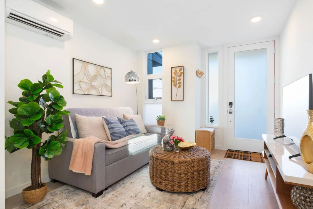 2BR 2BA Capitol Hill Cozy Haven Rooftop in Seattle, United States