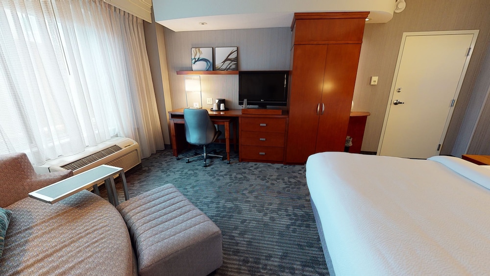 Courtyard by Marriott Omaha La Vista - photo 17