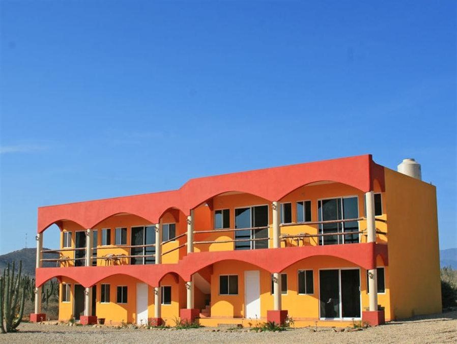 Olas de Cerritos in El Pescadero, Mexico