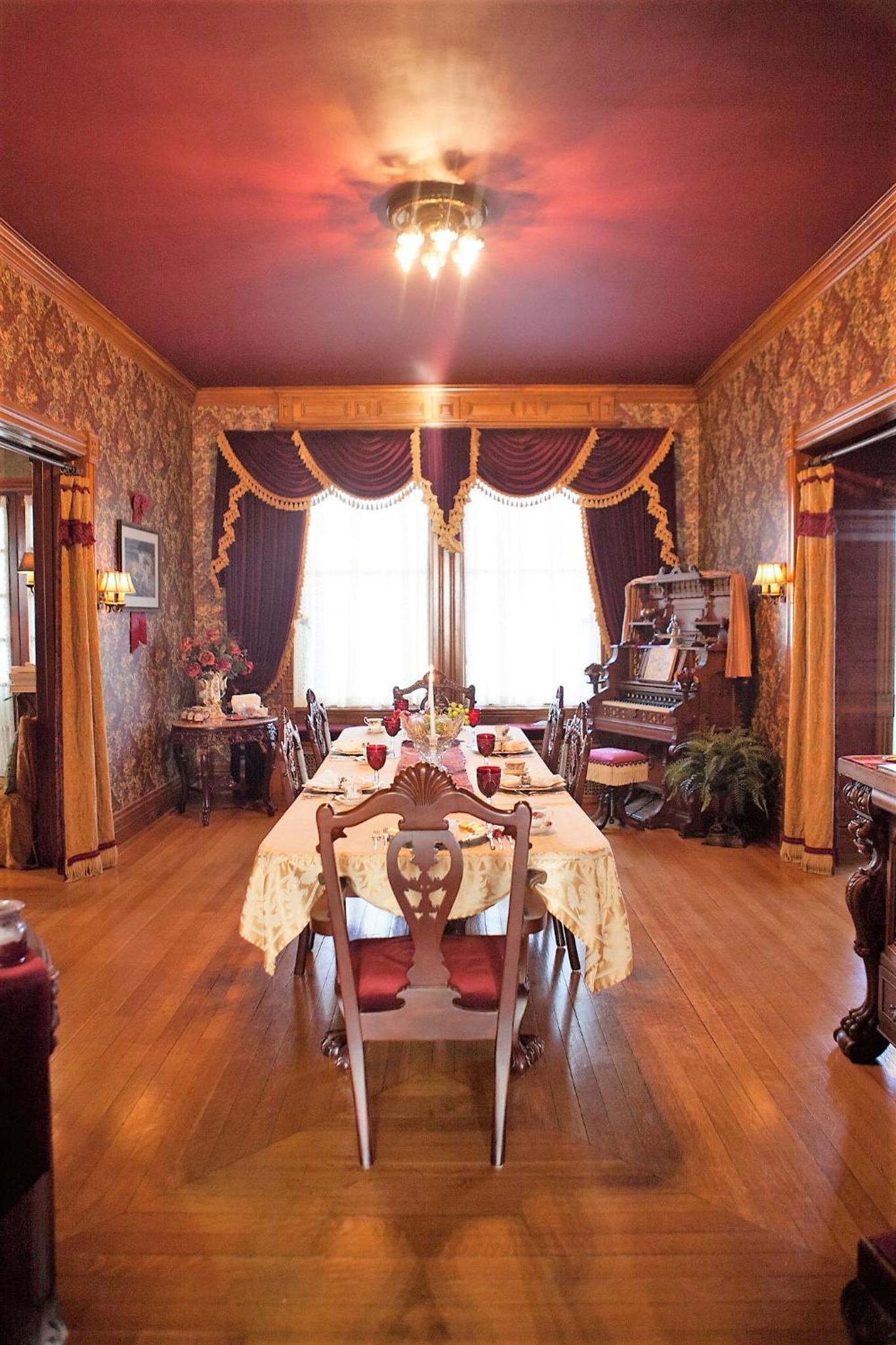 Alexander Mansion Bed and Breakfast - photo 33