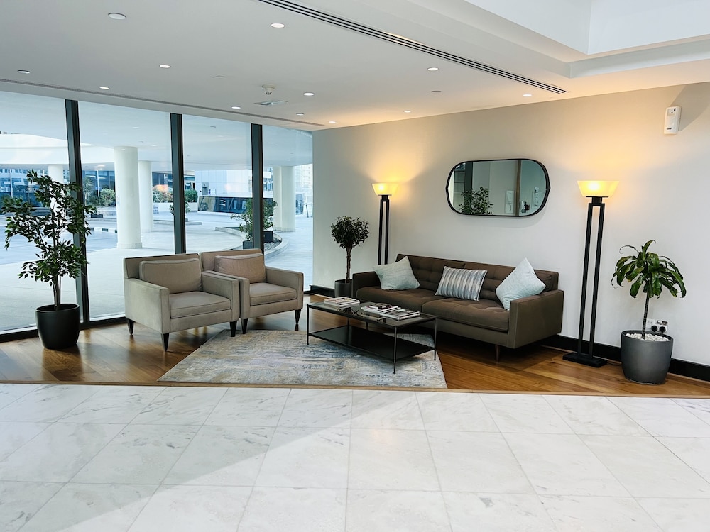 Vacay Lettings Silverene Marina Retreat Waterfront Apartment Steps from Marina Mall — 4-Star Luxury Hotel in Dubai, United Arab Emirates