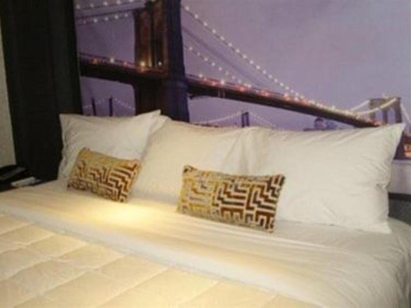 Rodeway Inn Near JFK Airport - photo 12