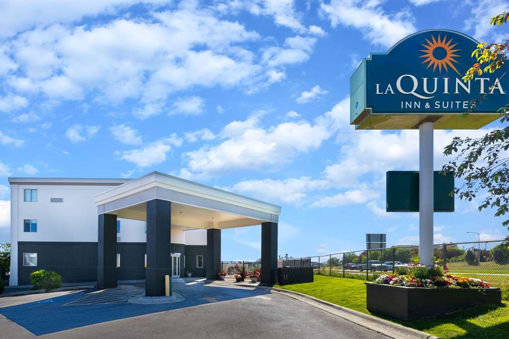La Quinta Inn & Suites by Wyndham Helena - featured photo