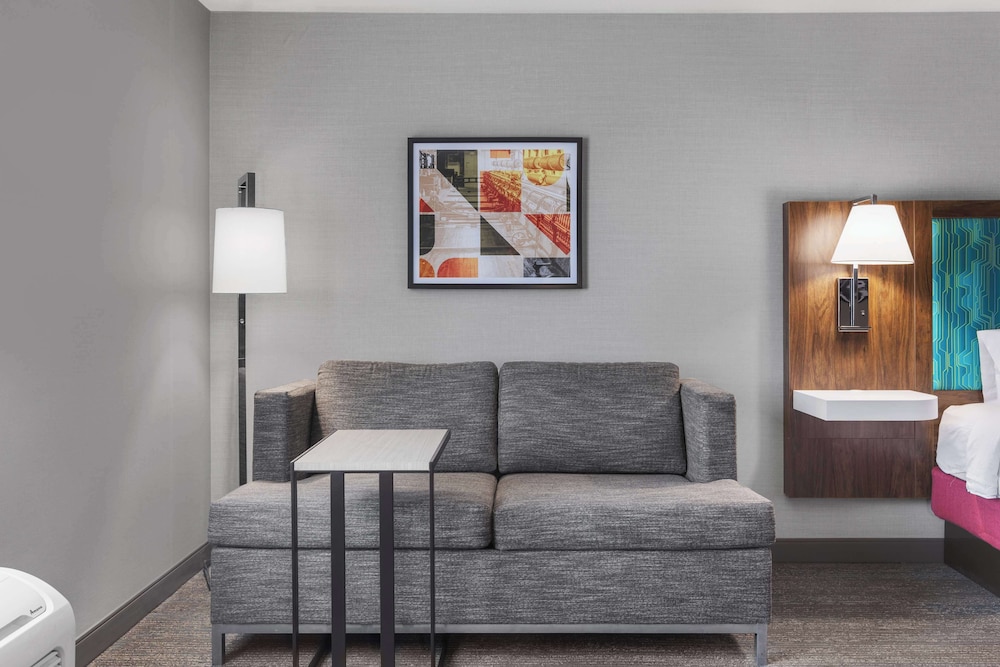 Hampton Inn Pendleton - photo 18
