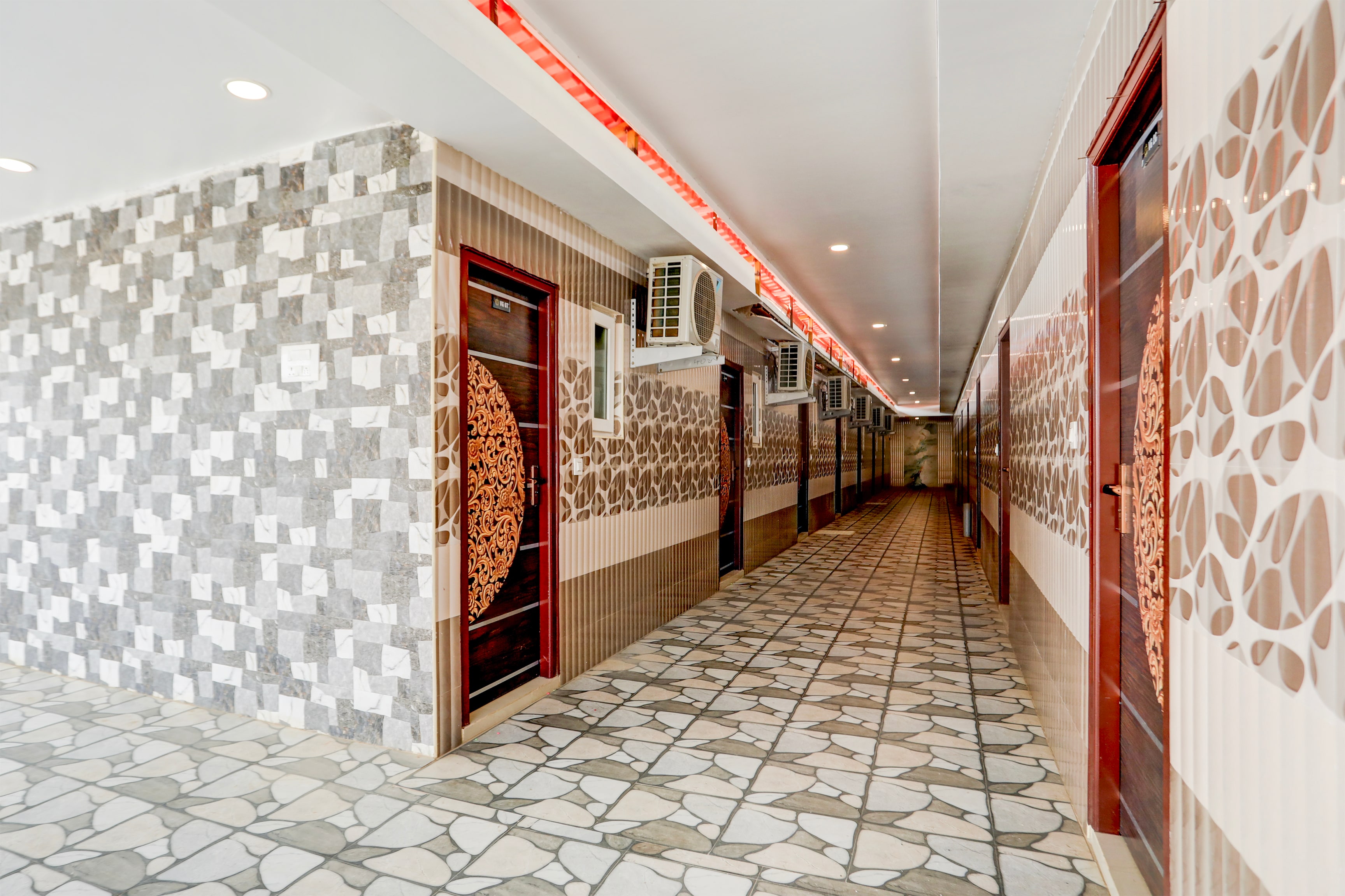 Sri Vasavee Grand — 4-Star Luxury Hotel in Cuddapah, India