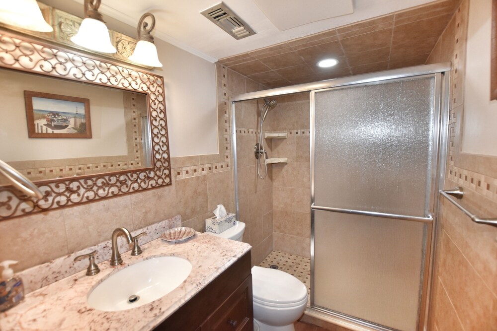 1410 Waters Edge Resort 1 Bedroom Condo by RedAwning - photo 14
