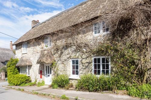 Post Office Cottage — 4-Star Luxury Hotel in Maiden Newton, United Kingdom
