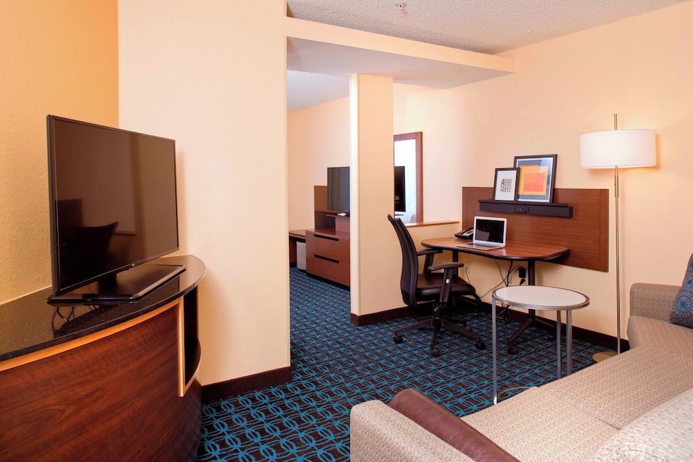 Fairfield Inn and Suites by Marriott Denver Aurora Medical Center - photo 17