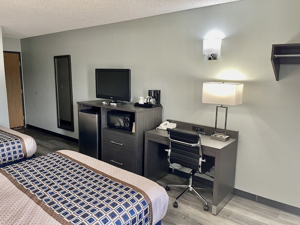 Americas Choice Inn And Suites - photo 18