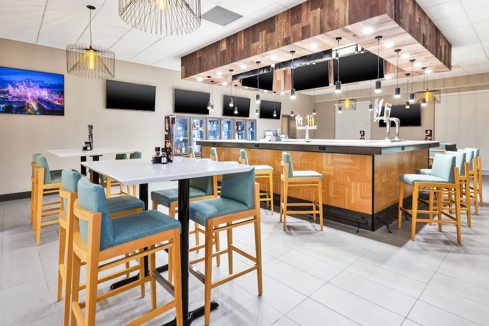 Holiday Inn & Suites Toledo Southwest Perrysburg by IHG - photo 34