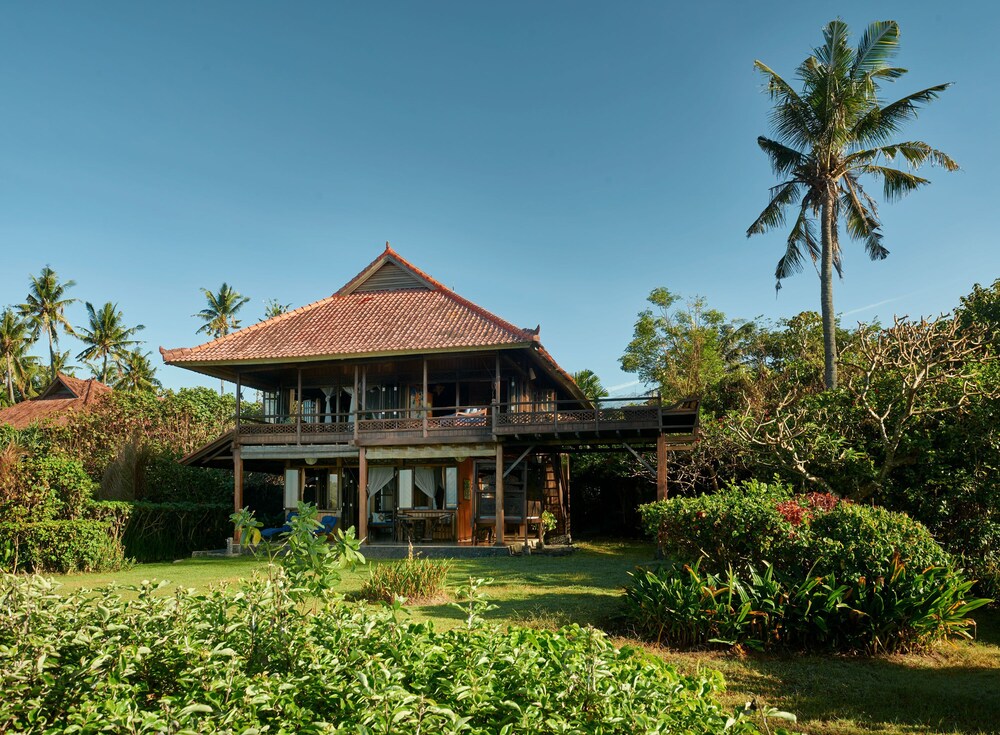 Jasri Bay Hideaway — 4-Star Luxury Hotel in Amlapura, Indonesia