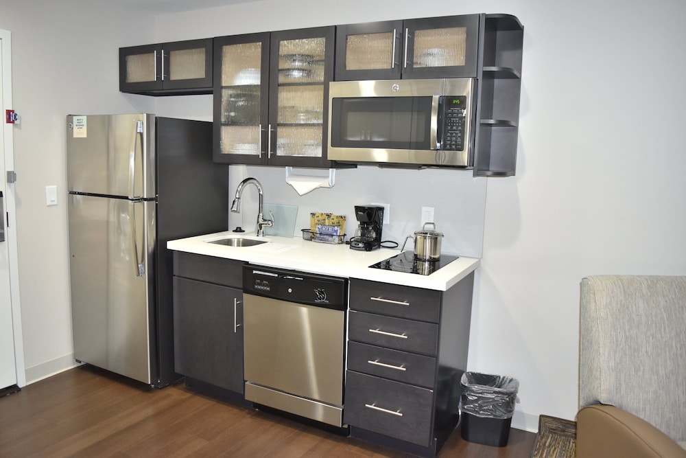 Candlewood Suites Kansas City Independence by IHG - photo 36